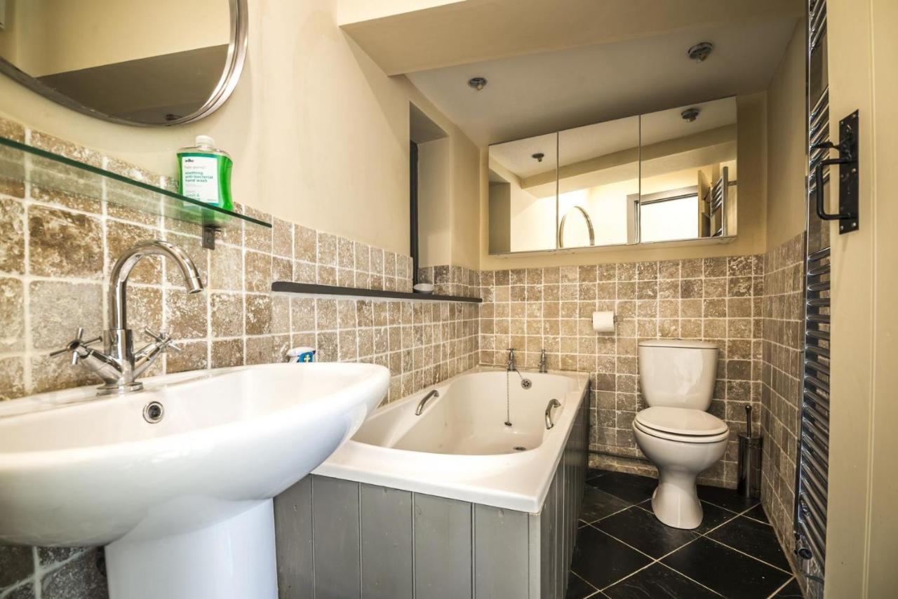 Rock Cottage - 3 Bedroom Holiday Home - ฟิชการ์ด ภายนอก รูปภาพ